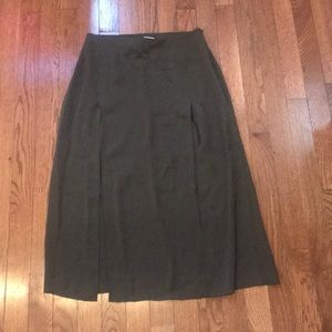 Double slit skirt